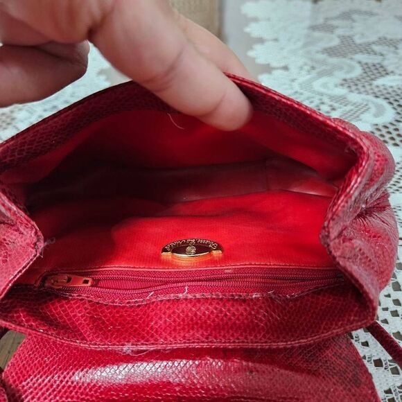 Finesse La Model red small  clutch/crossbody bag - Picture 9 of 12
